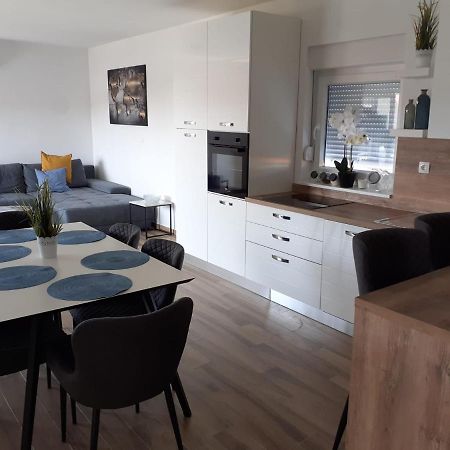 Adria-Appartment-Island-Vir #Sea #Beach #Wifi #Privateparking #Netflix Exterior photo