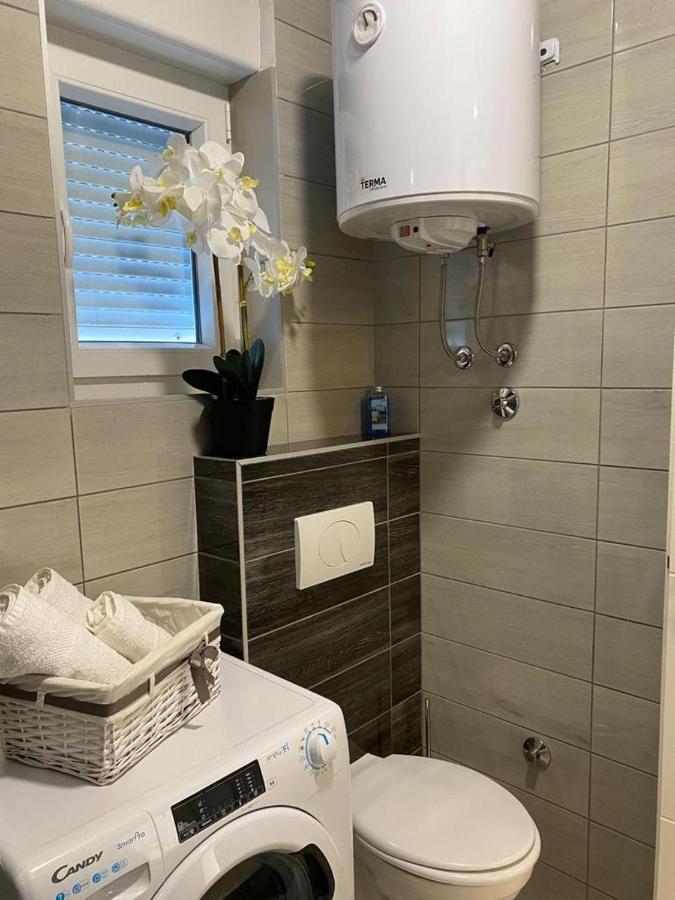 Adria-Appartment-Island-Vir #Sea #Beach #Wifi #Privateparking #Netflix Exterior photo