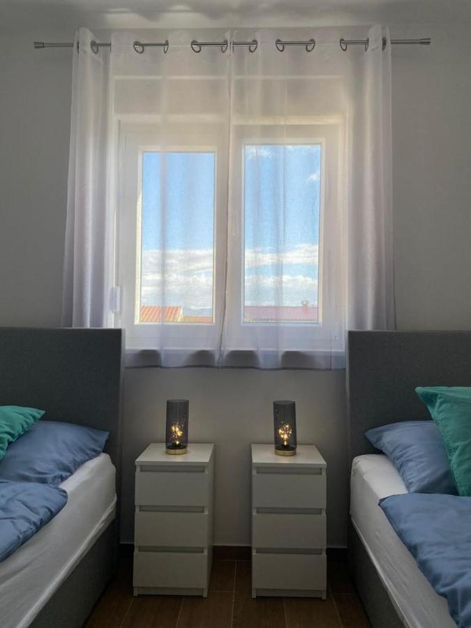 Adria-Appartment-Island-Vir #Sea #Beach #Wifi #Privateparking #Netflix Exterior photo