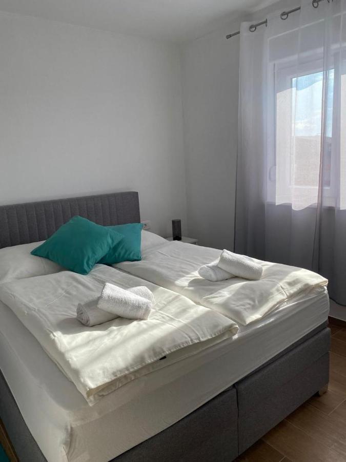Adria-Appartment-Island-Vir #Sea #Beach #Wifi #Privateparking #Netflix Exterior photo